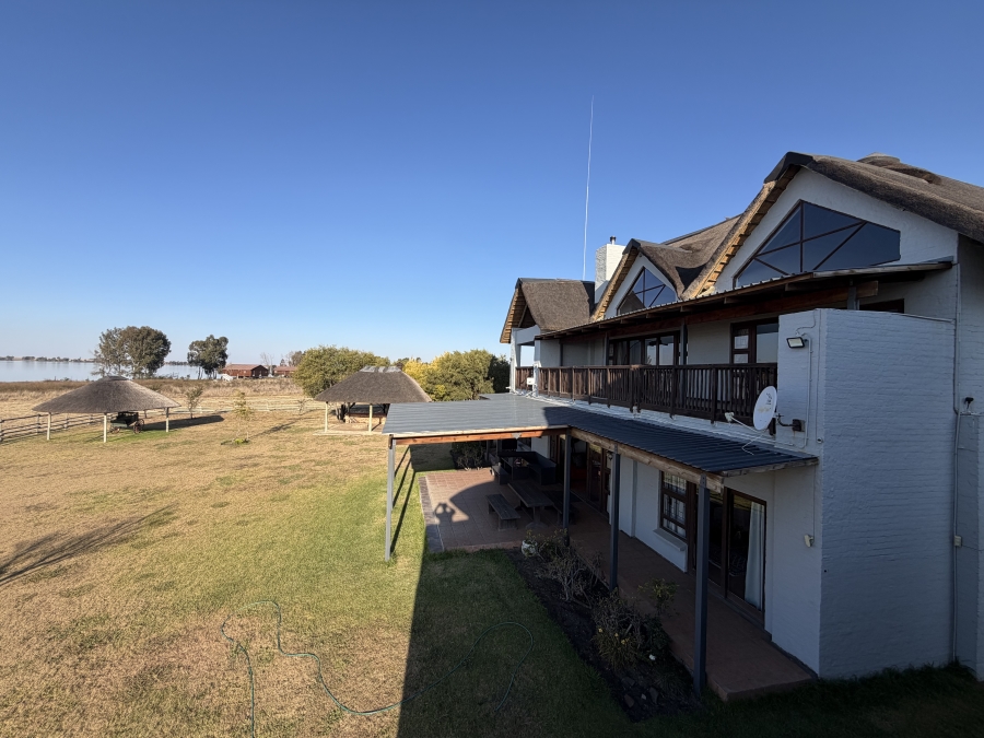 4 Bedroom Property for Sale in Vaaldam SH Free State